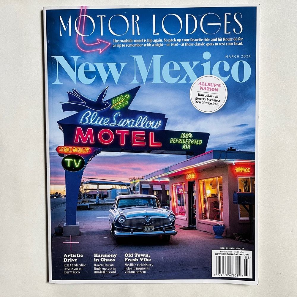 New Mexico Motor Lodges. Road trip! Photo opps! Fun Read.Glossy, Colorful.